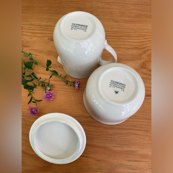 Corningware Sandstone Beige Creamer and Sugar Bowl with Lid - Picture 4 of 4